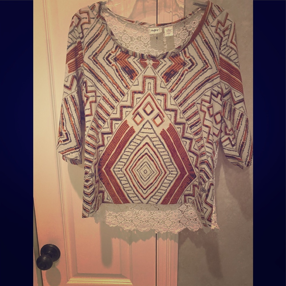 Blouse with back lace cut out